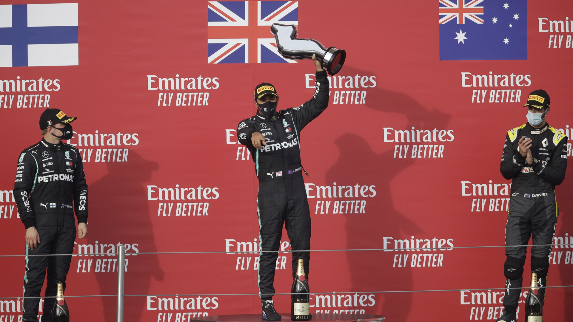 Se impone Lewis Hamilton en GP de Emilia Romaña; 'Checo' Pérez queda sexto - podio-del-gp-de-emilia-romana