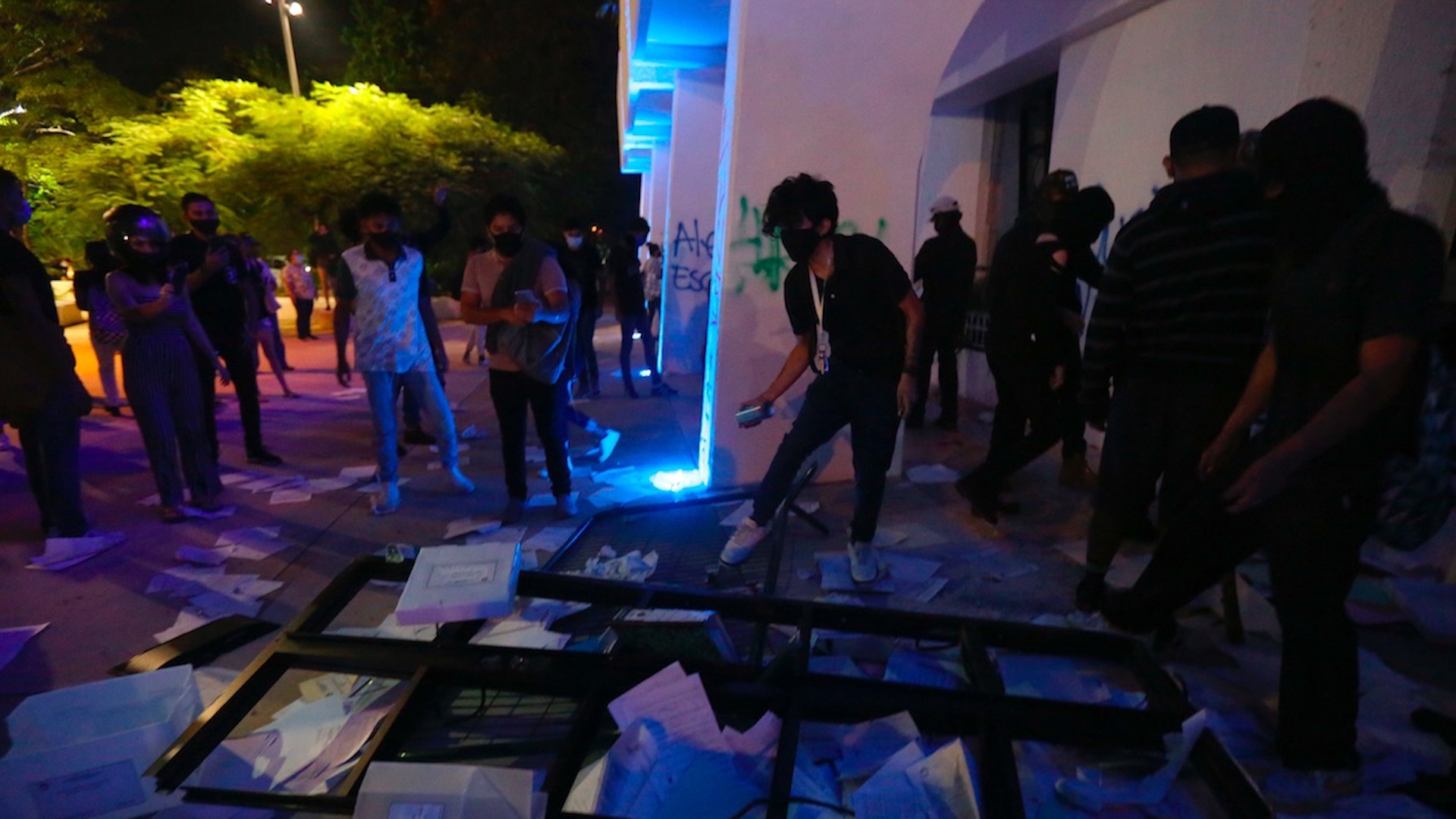 Tras represión de policías en Cancún, renuncia secretario municipal de Benito Juárez