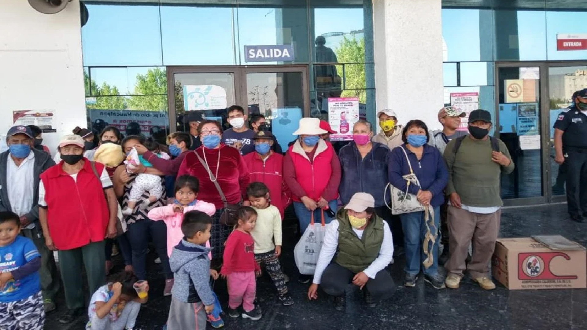 Protestan por pagos que Manuel Espino supuestamente quedó a deber cuanto trabajó en Ayuntamiento de Naucalpan