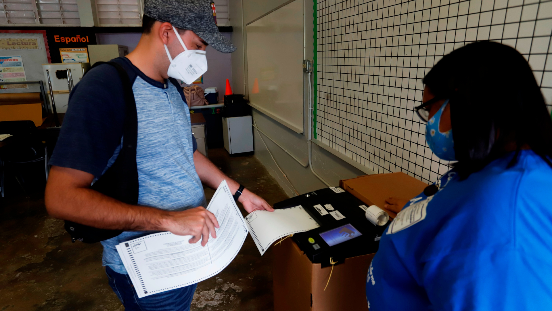 Fin de jornada electoral en Puerto Rico con personas sin votar