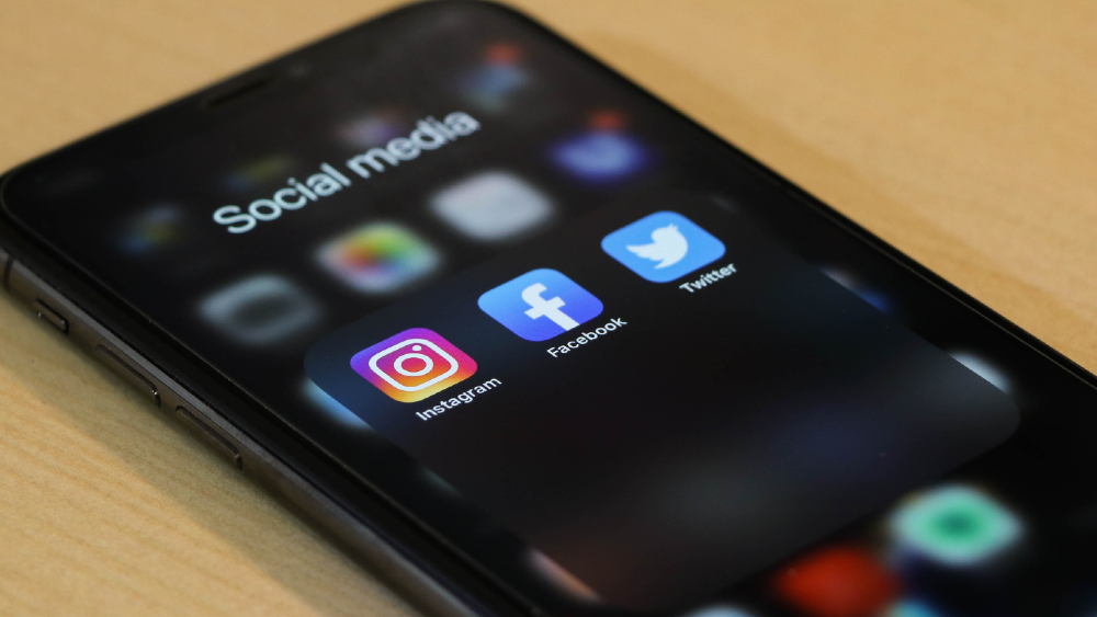 Tras el escarmiento de 2016, las redes sociales aguantan la respiración en EE.UU.