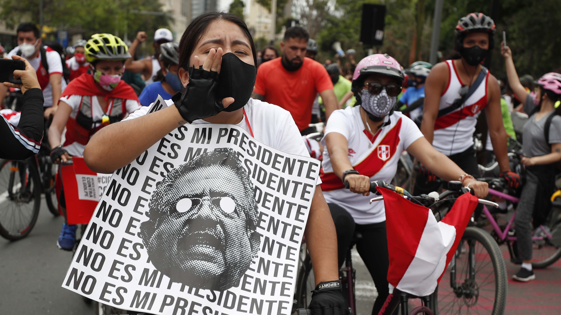 Salida de Merino, un paso en la dirección correcta para evitar crisis política en Perú: IDEA Internacional