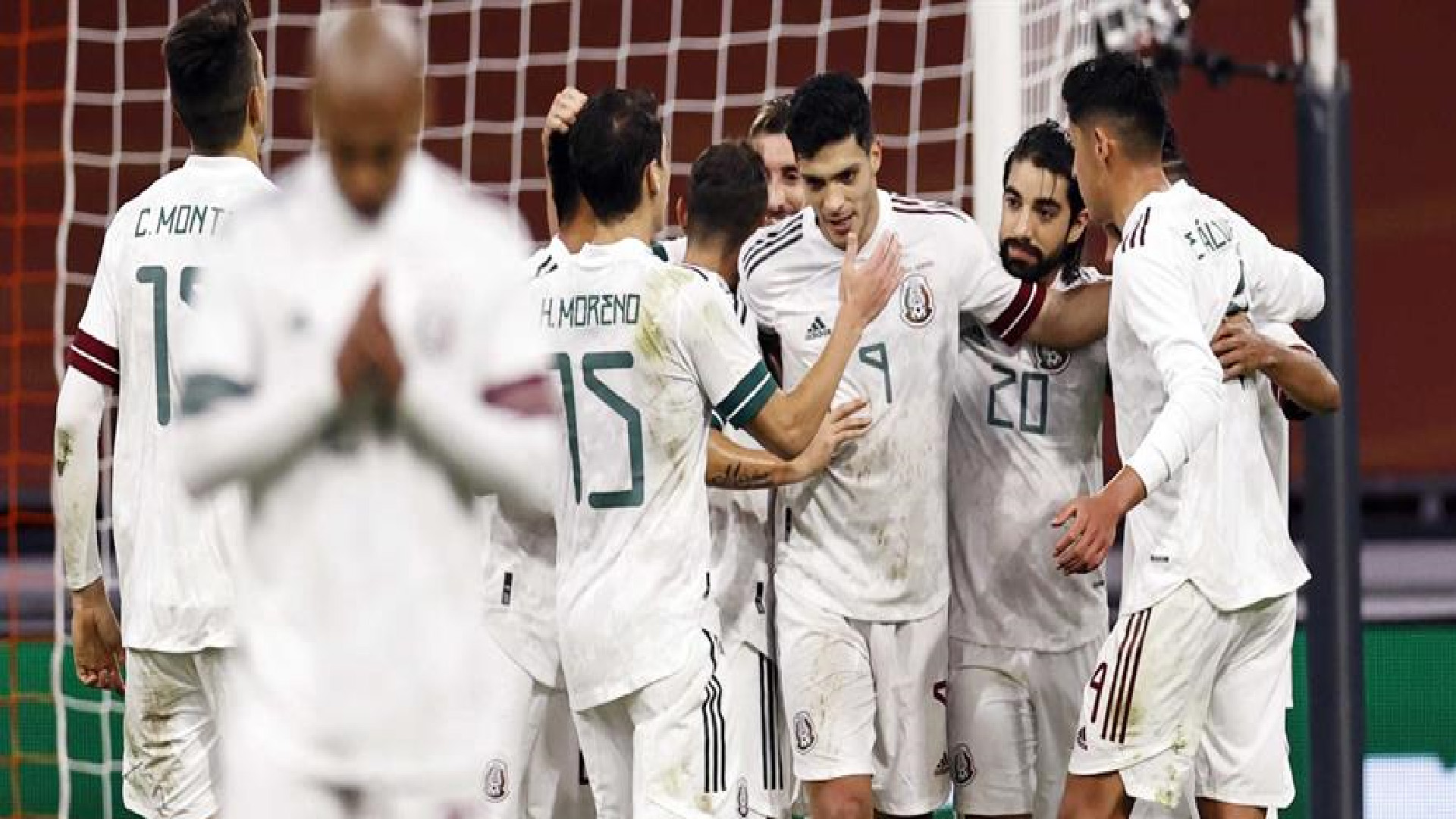 Raúl Jiménez e Hirving Lozano destacan en lista de México para duelos ante Corea y Japón