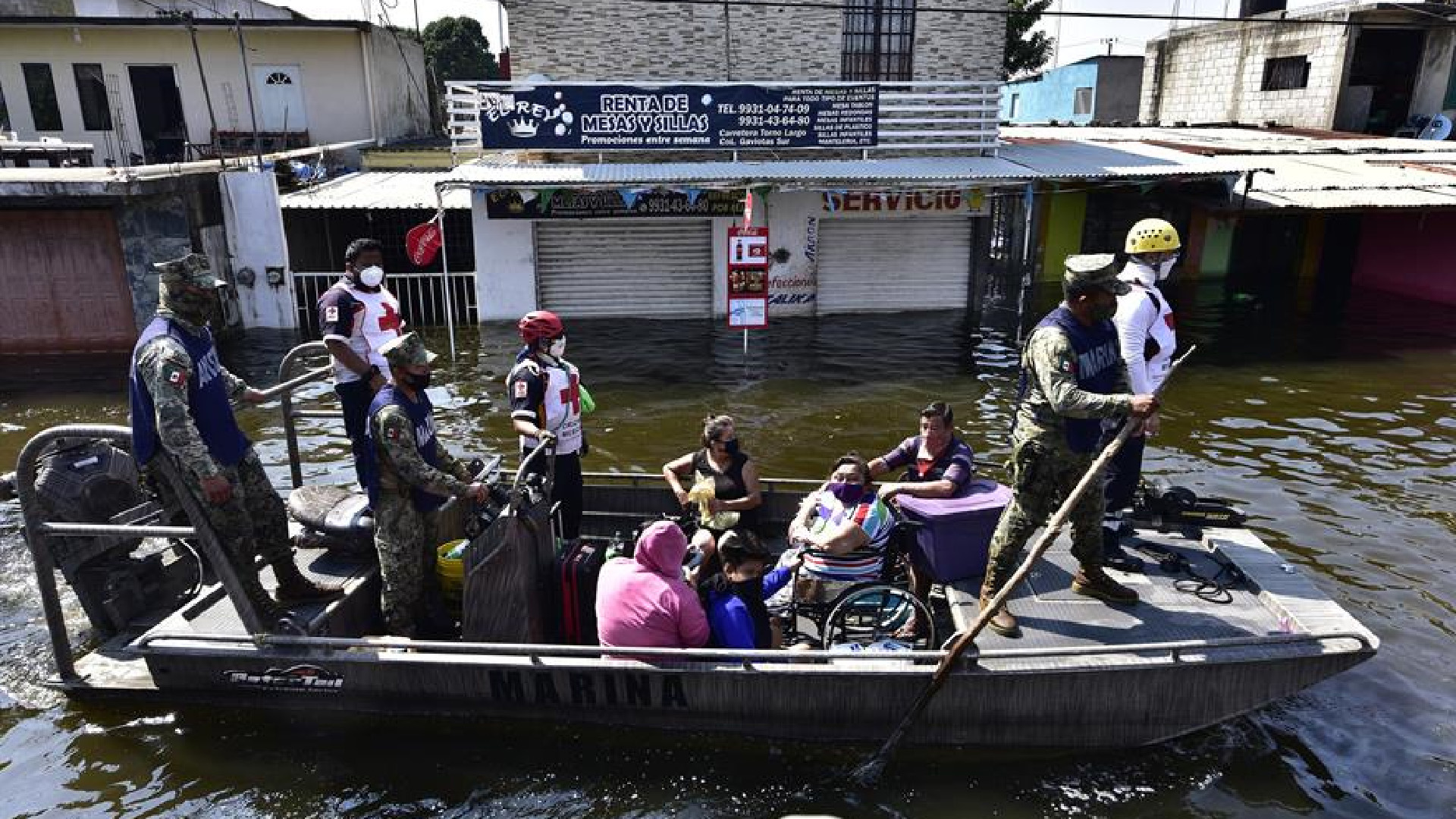 Adán Augusto López y Manuel Bartlett se culpan mutuamente por inundaciones y daños en Tabasco - tabasco-eta3