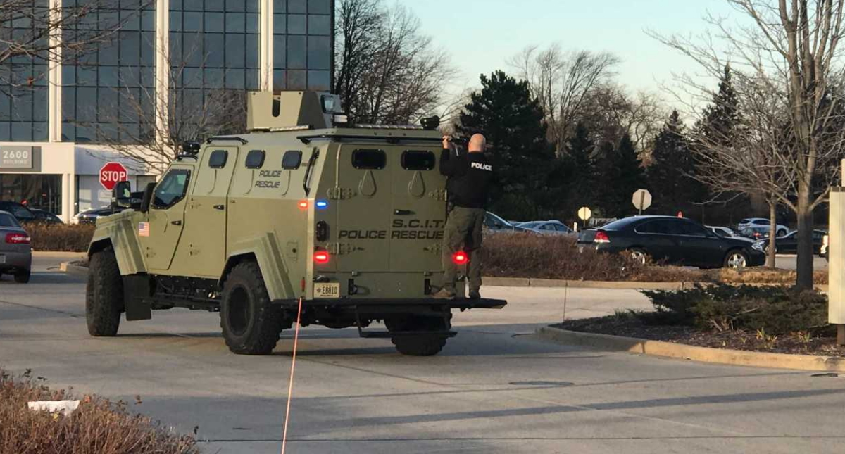 Tiroteo en plaza comercial de Milwaukee deja al menos ocho lesionados; responsable aún no identificado - tiroteo-centro-comercial-milwaukee-2