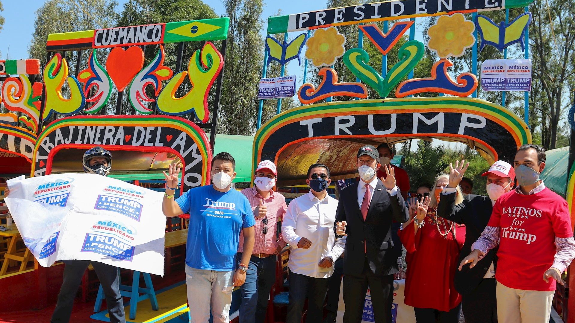 Realizan caravana a favor de Trump en la Ciudad de México