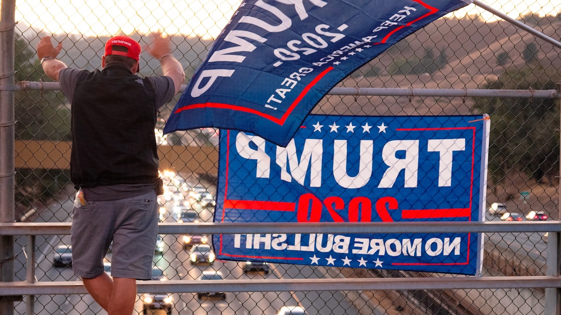 Campaña de Donald Trump envía correos a seguidores exhortando a defender el voto