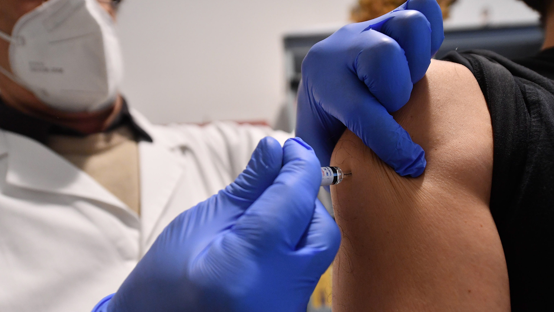 Vacuna contra COVID-19 de CanSino Biologics estaría disponible en México a principios de 2021