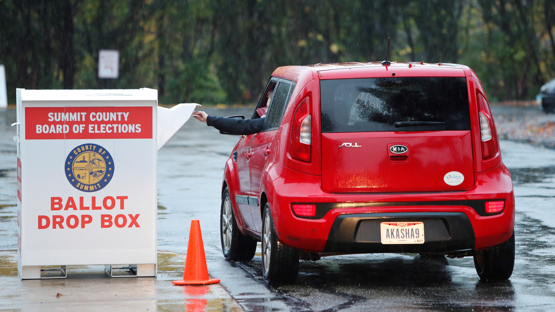 Rechaza jueza invalidar votos emitidos en Texas desde automóviles - votacion-a-bordo-de-autos-para-evitar-contagios-de-covid-19