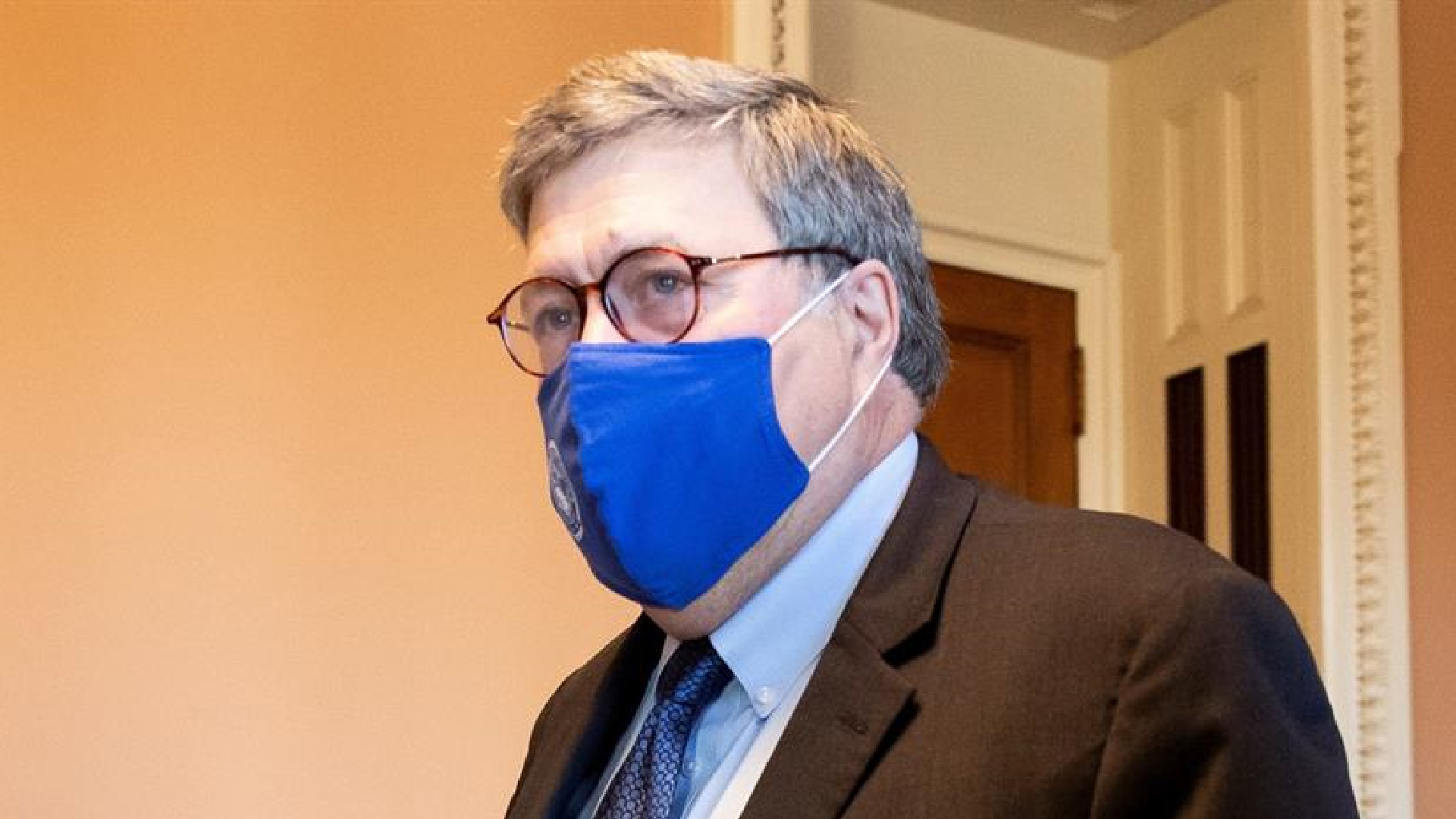 Fiscal General William Barr autoriza investigar supuesto fraude electoral en EE.UU.