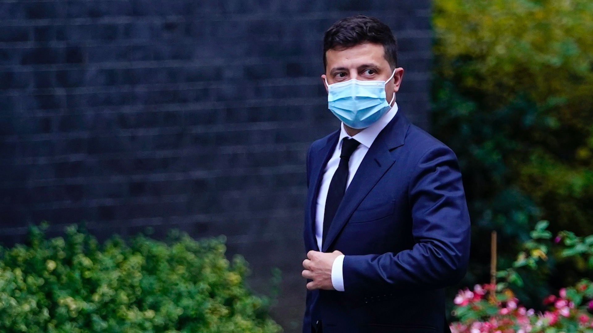 Hospitalizan a presidente de Ucrania tras contagio de COVID-19