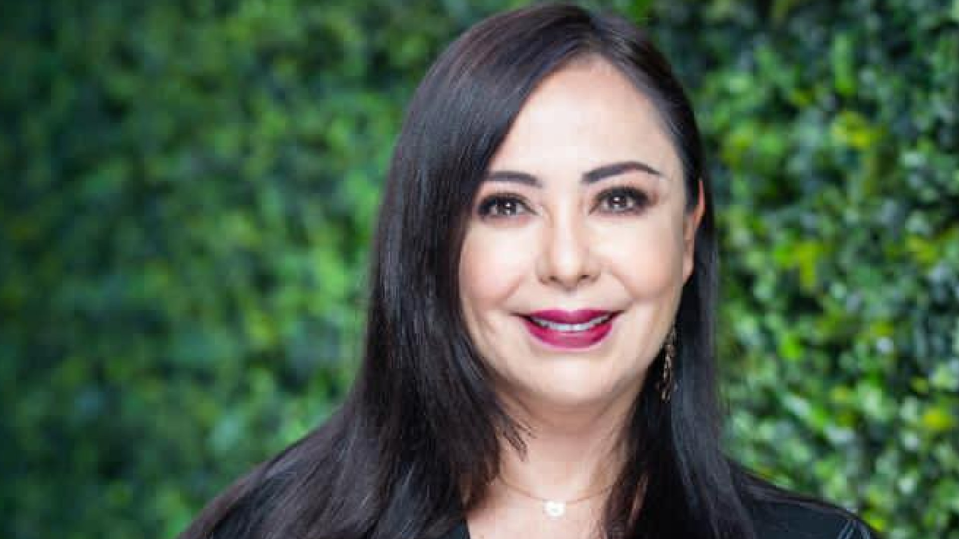 #VIDEO Alcaldesa de Naucalpan celebra su boda con decenas de invitados en medio de repunte por COVID-19