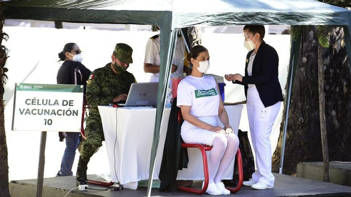 México retoma vacunación contra COVID-19 de personal sanitario
