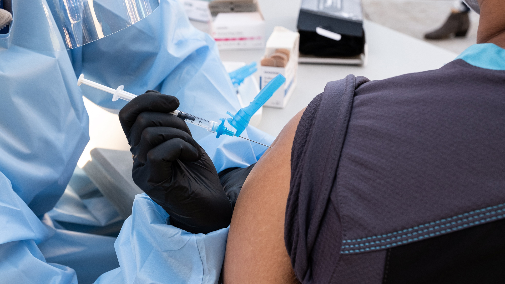 Iniciará España vacunación contra COVID-19 el 27 de diciembre