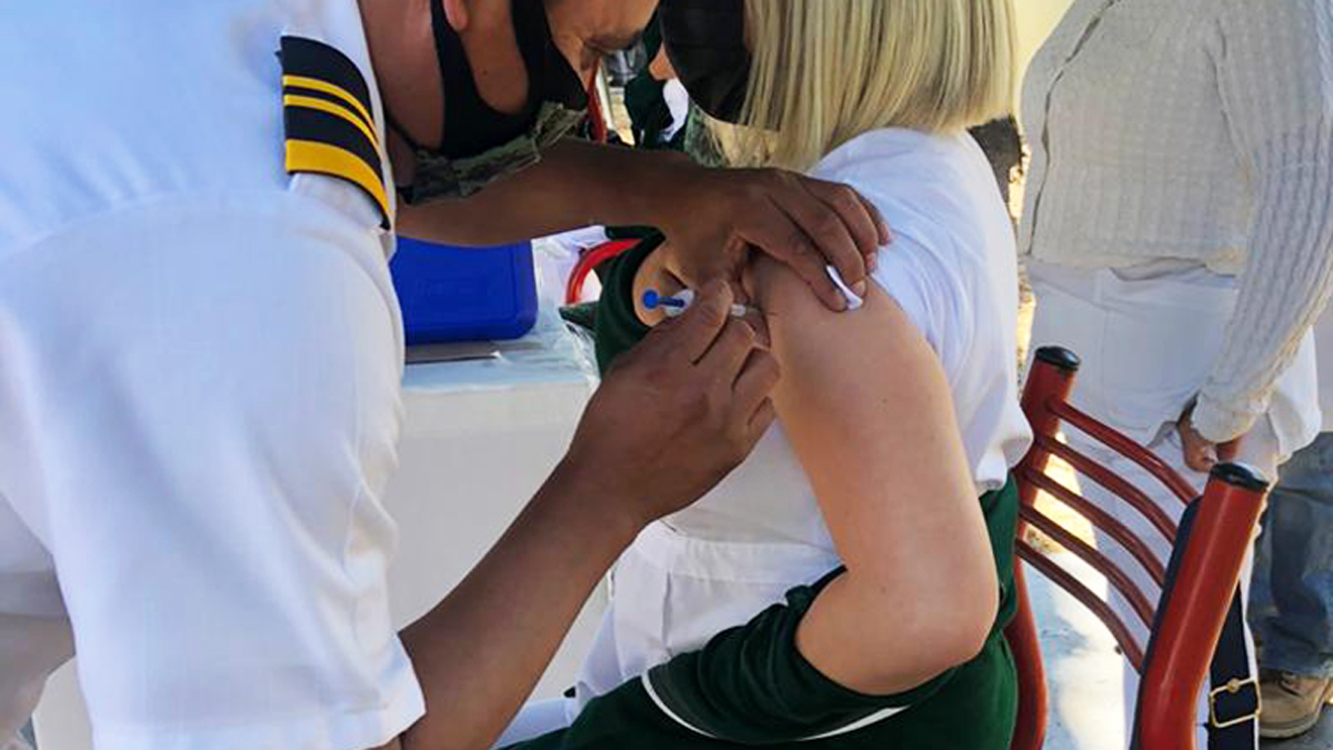 Familia aprovechó influencias en Edomex para vacunarse contra COVID-19