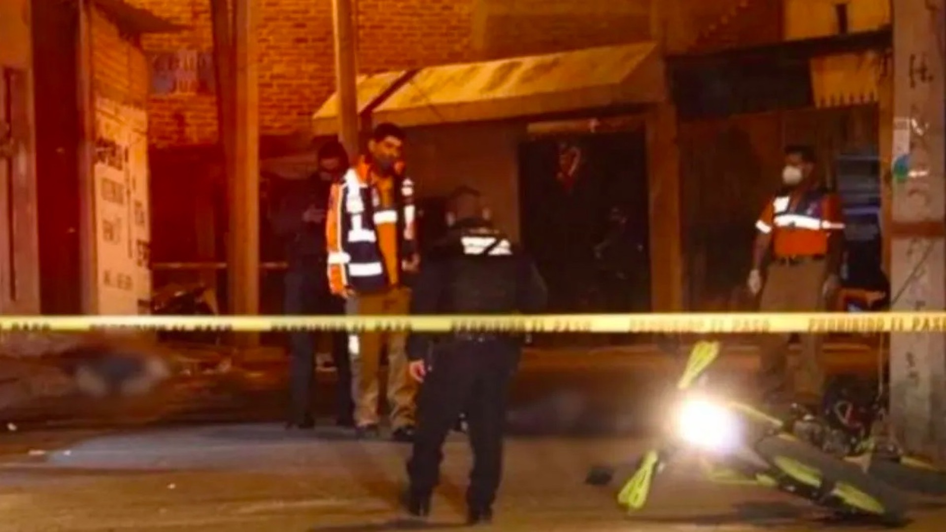 Al menos cinco muertos tras ataque en un puesto de hamburguesas en Guanajuato; una de las víctimas era menor de edad