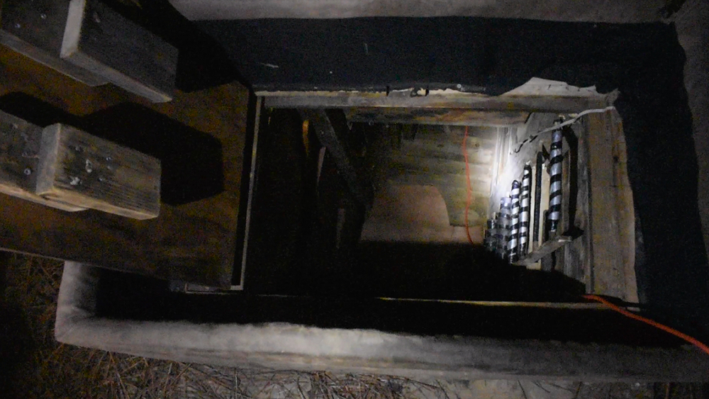 Detenido por pornografía infantil en Florida tenía bunker secreto en su casa