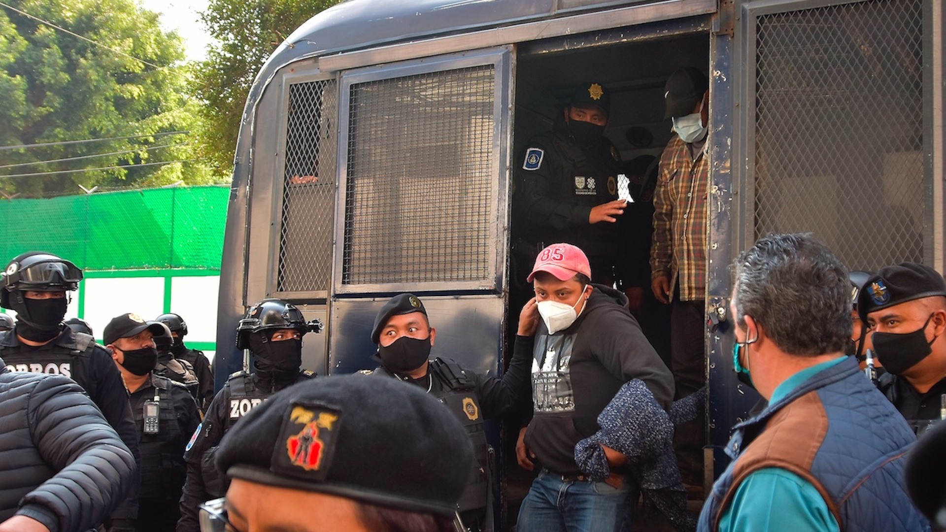 Detiene SSC a 26 presuntos involucrados en extorsiones a conductores de pipas de agua