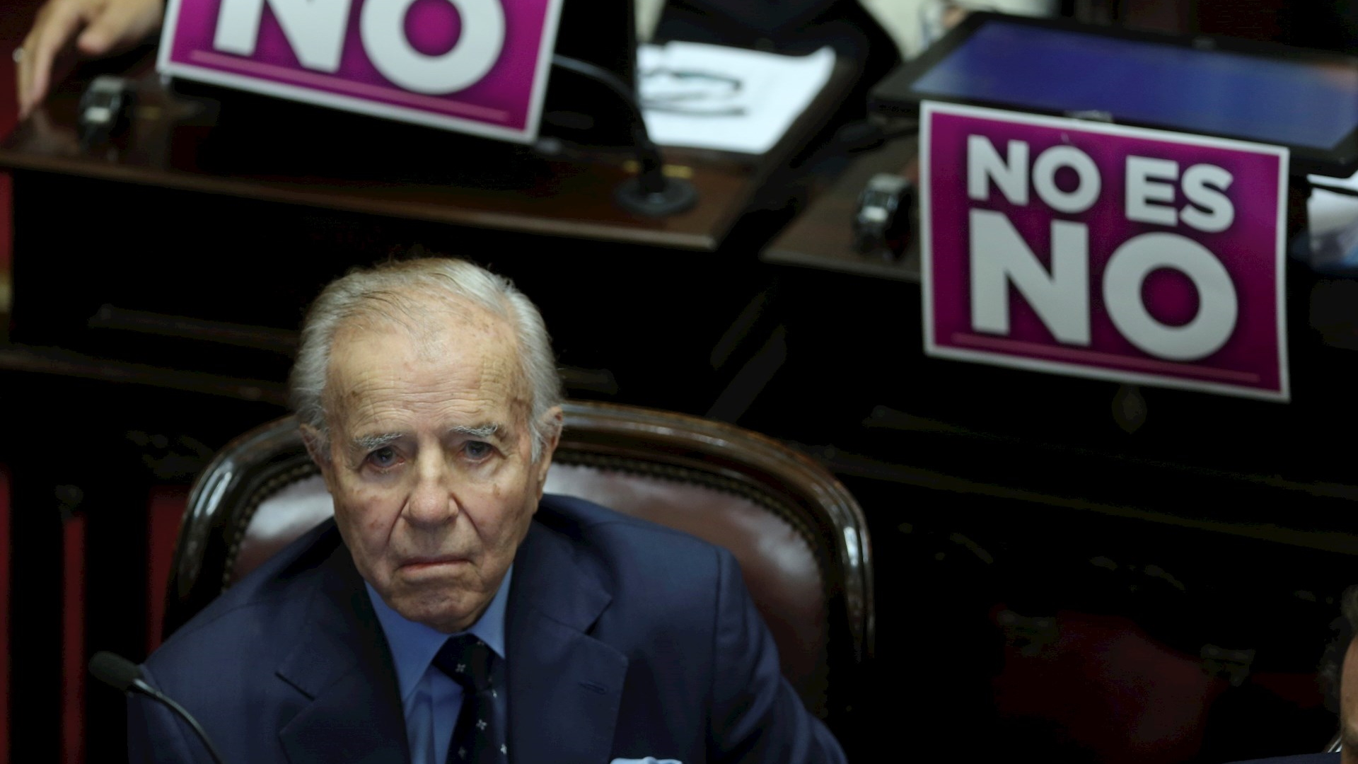 Hospitalizan al expresidente argentino Carlos Menem, de 90 años