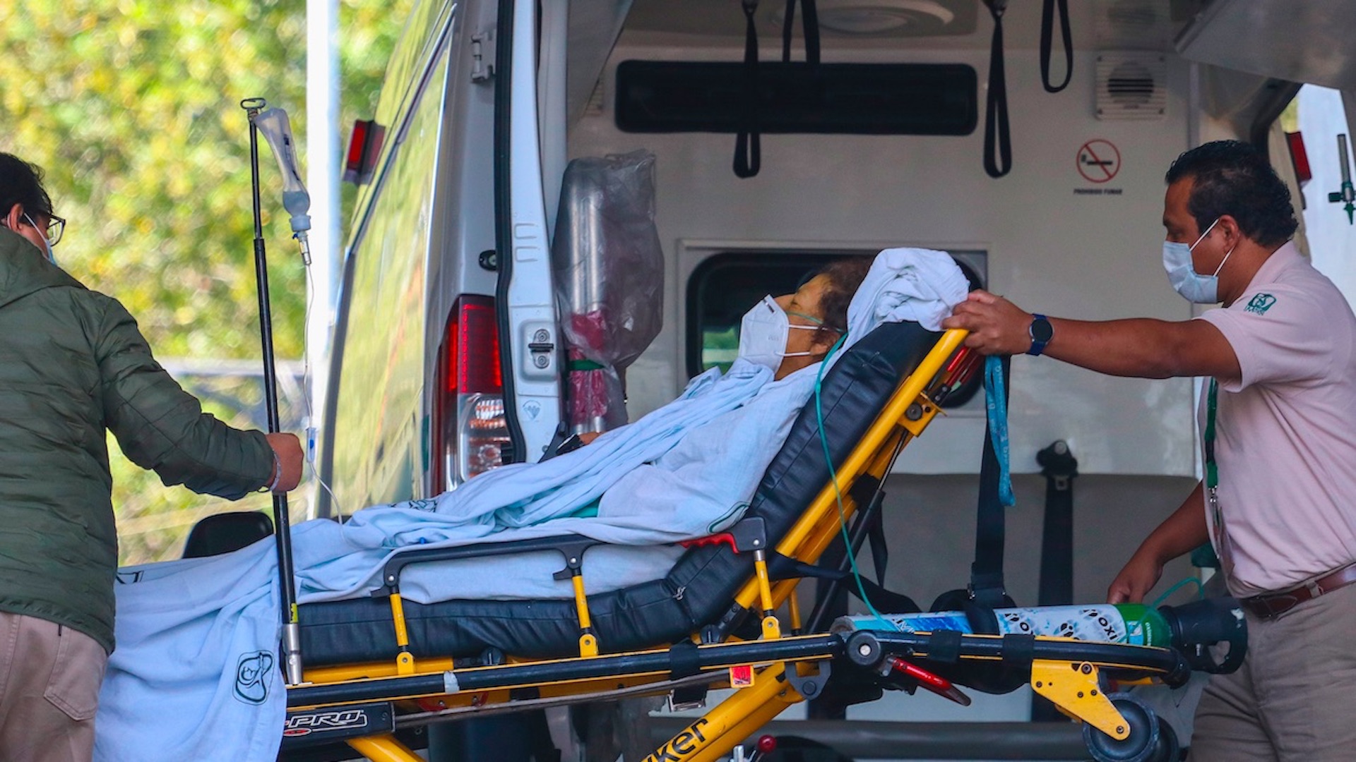 México vuelve a superar los 11 mil casos y 800 muertes diarias por COVID-19