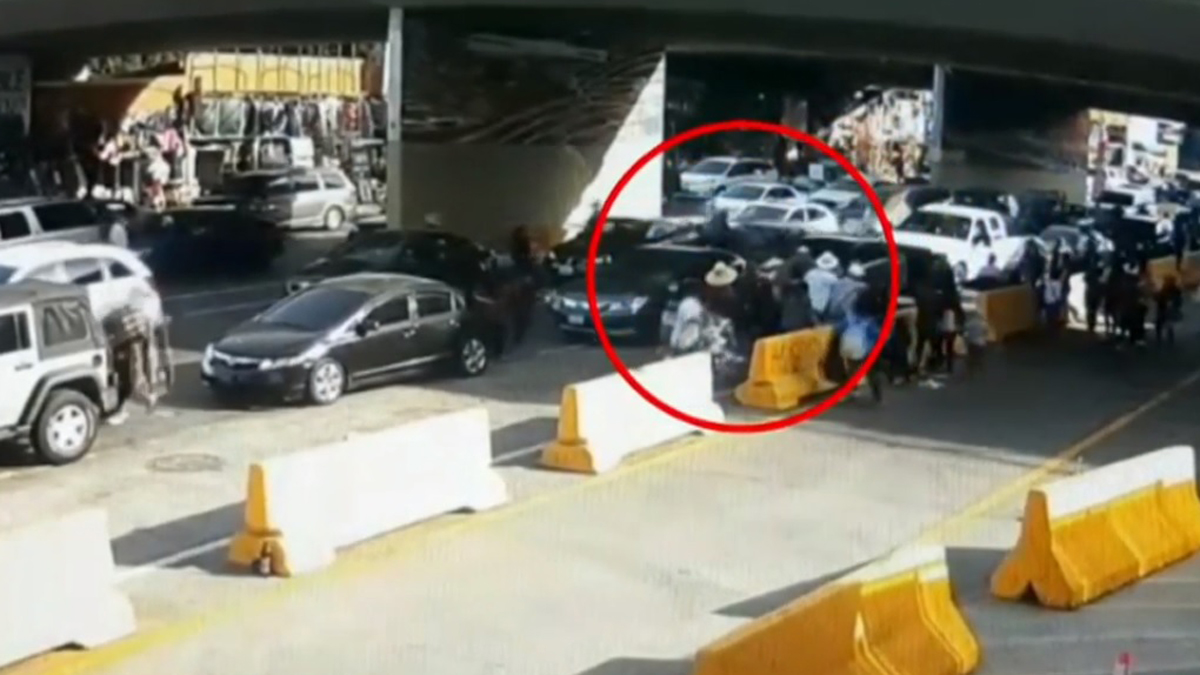 #Video Conductor atropella a vendedores ambulantes en garita de San Ysidro y muere
