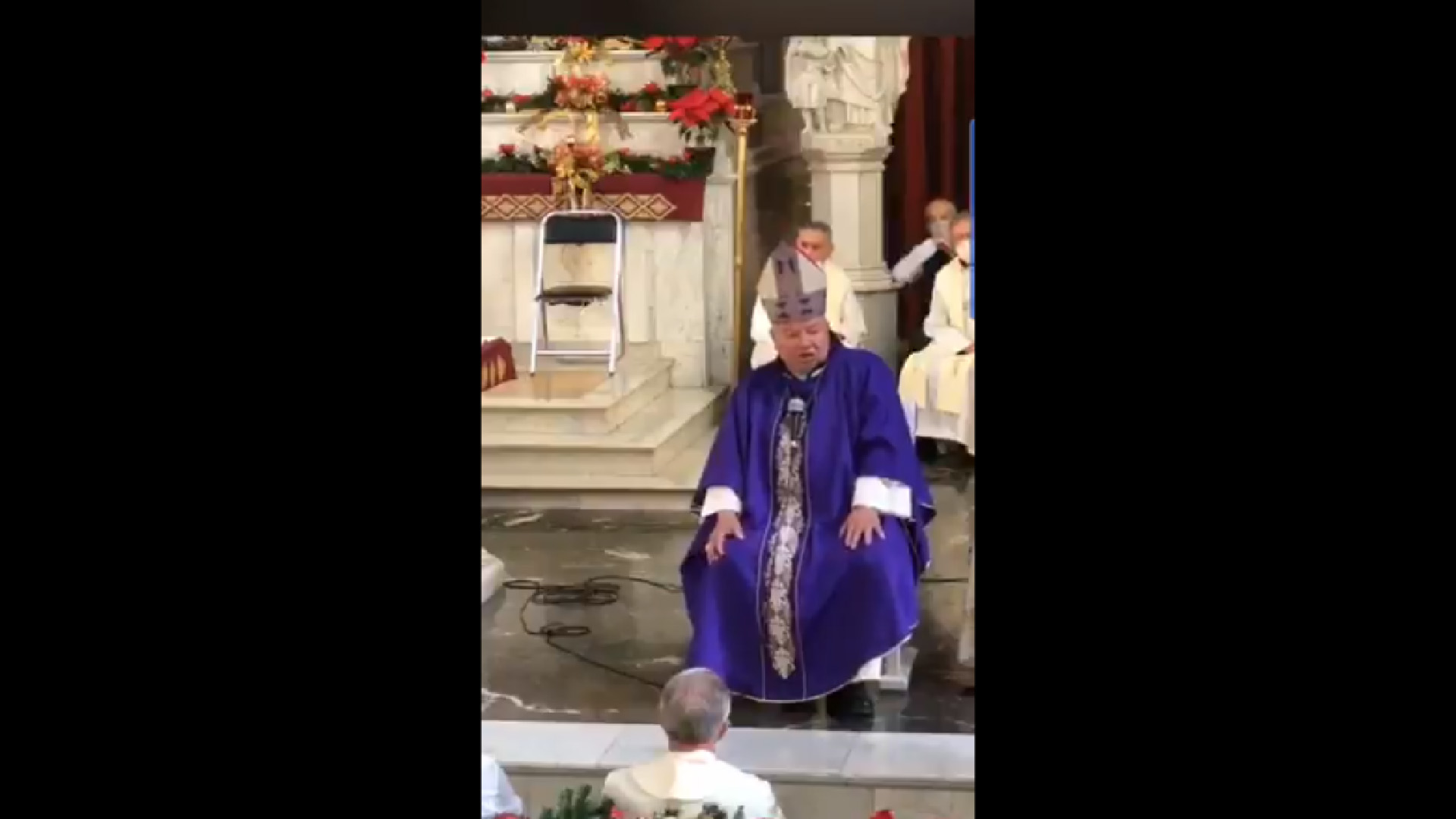 #Video COVID-19 se cura con té de guayaba o dióxido de cloro, afirma cardenal Juan Sandoval Íñiguez