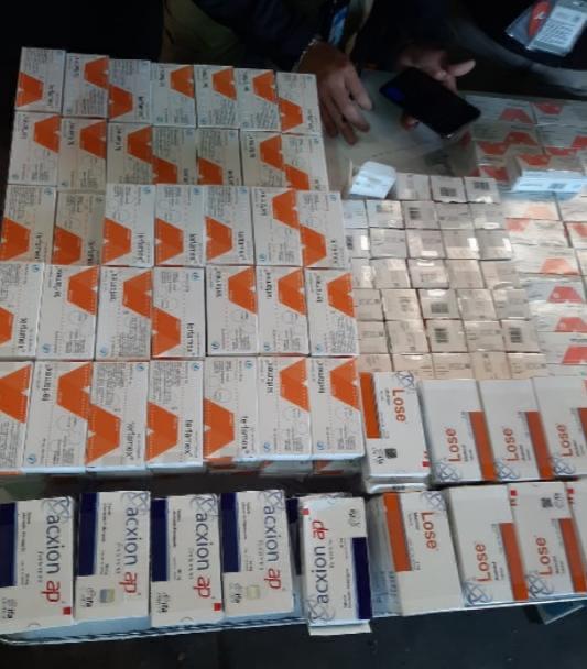 Decomisan cargadores, drogas, cheques y dólares en diversas aduanas del país - decomiso-drogas