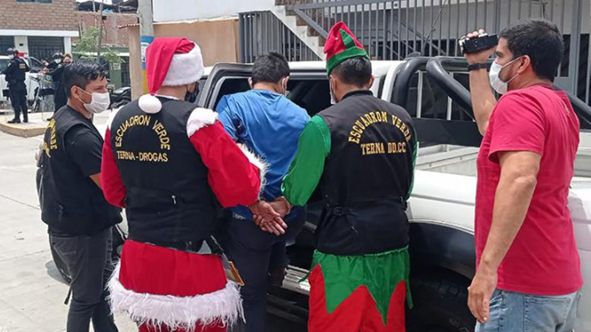 #Video "Te llegó la Navidad": Santa Claus lidera operativo antidrogas - detencion-de-presunto-narcotraficante-en-peru