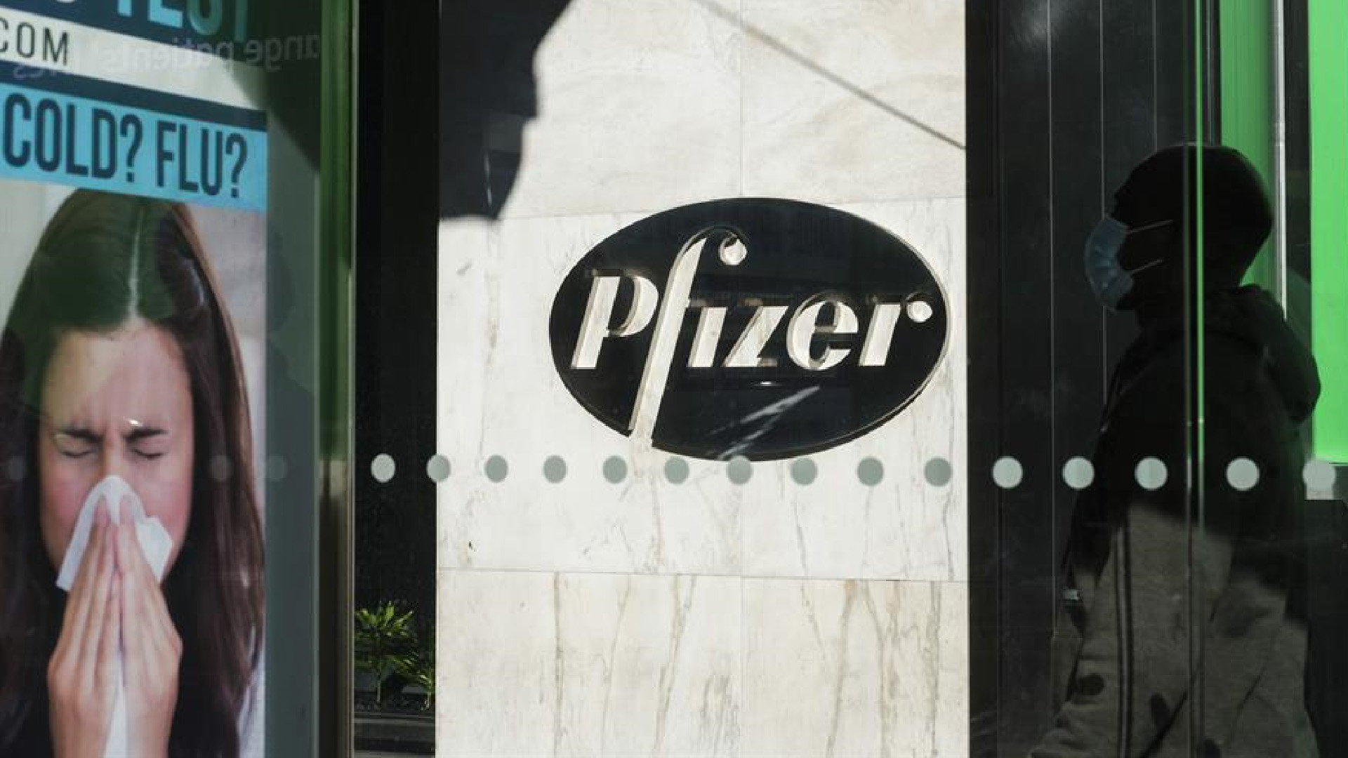 Evalúa Estados Unidos riesgos y beneficios de la vacuna de Pfizer antes de aprobarla
