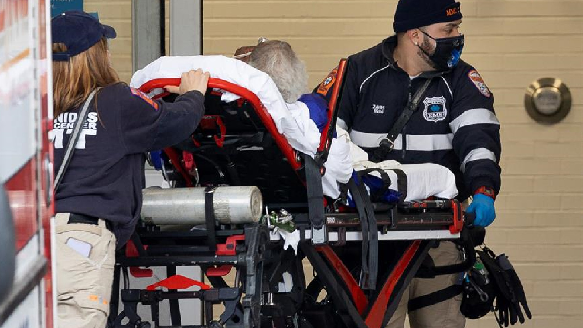 EE.UU. supera las 317 mil muertes y los 17.8 millones de casos de COVID-19 EE.UU. supera las 317 mil muertes y los 17.8 millones de casos de COVID-19