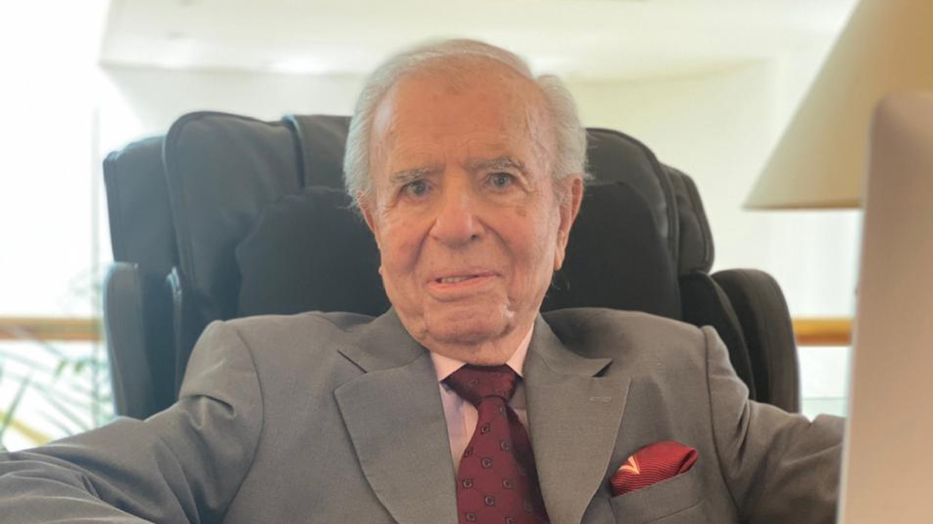 El expresidente de Argentina, Carlos Menem, mejora “lentamente” tras problema cardíaco