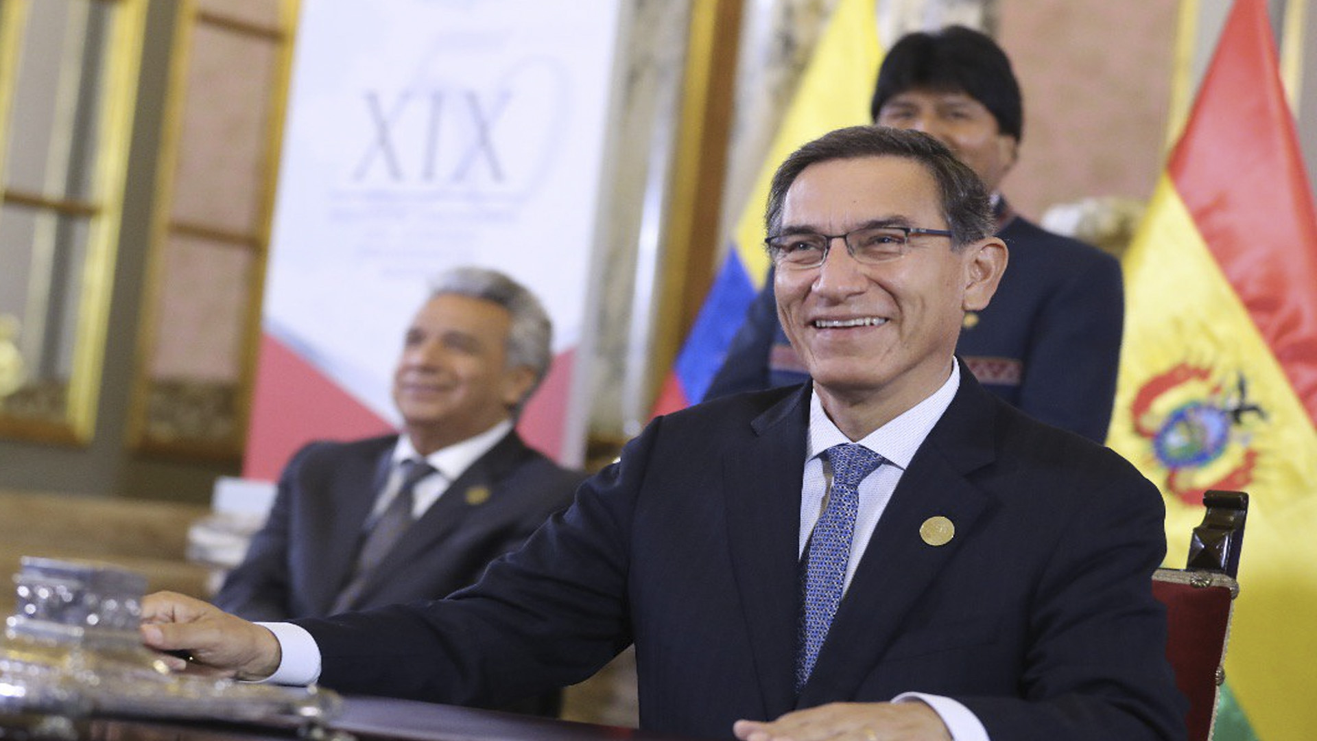 Acusan al expresidente Vizcarra de “liderar organización criminal” en Perú