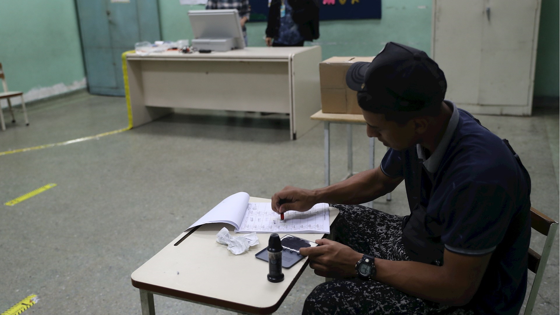 Chavismo gana rotundamente elecciones legislativas en Venezuela en jornada marcada por abstencionismo