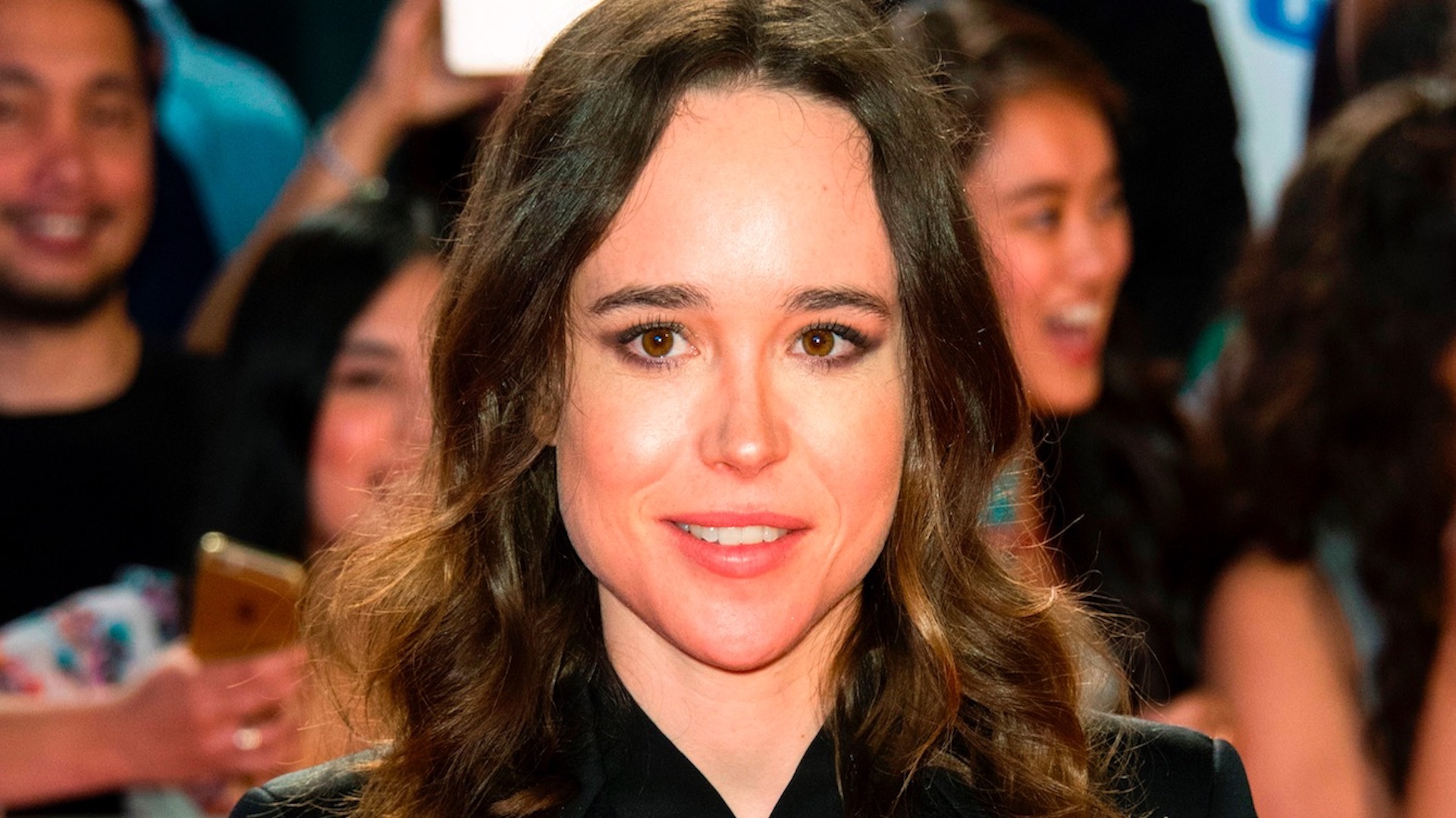 Ellen Page confirma que es transgénero; cambia su nombre a Elliot Ellen Page confirma que es transgénero; cambia su nombre a Elliot