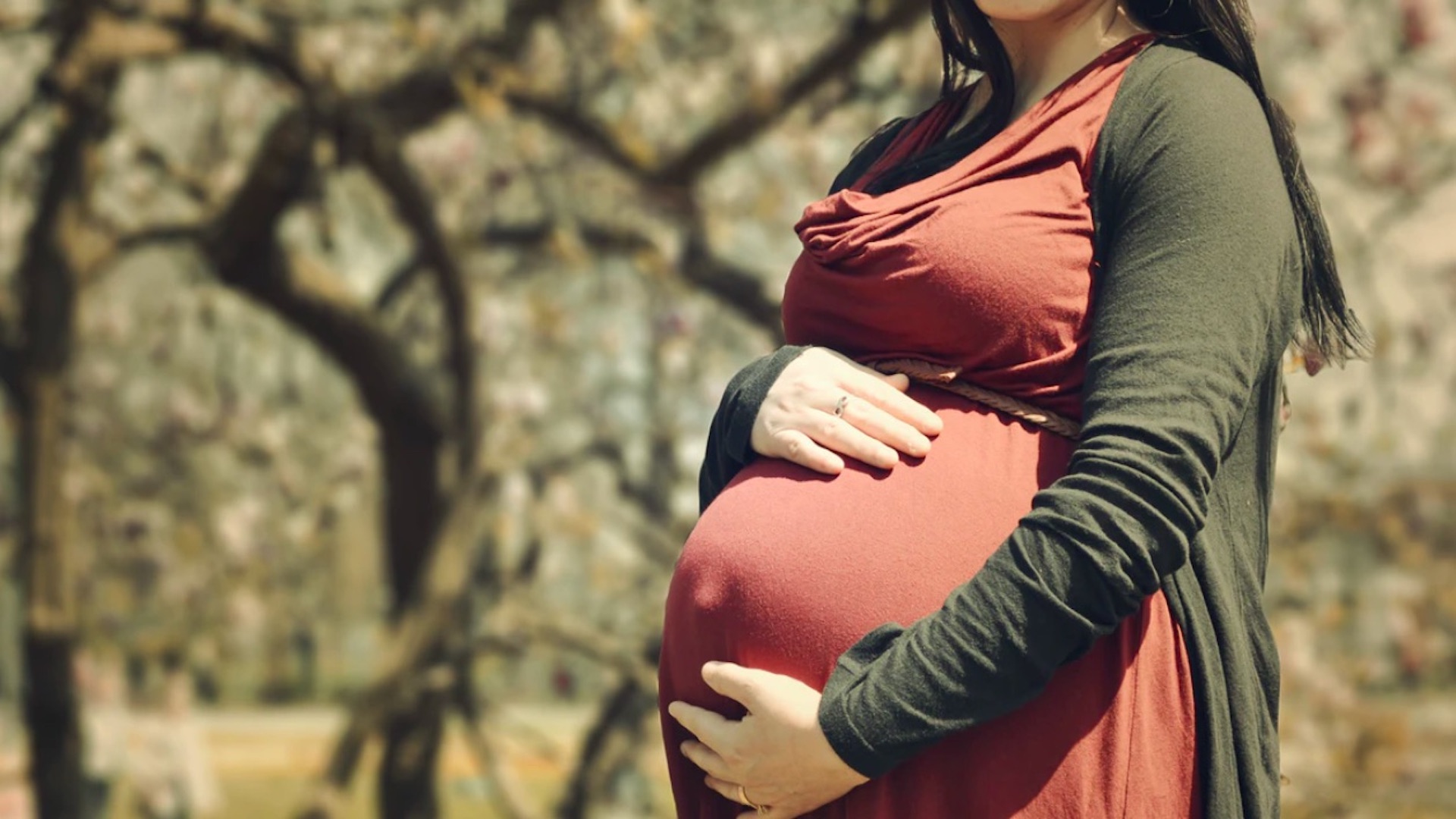 El 75 por ciento de los ensayos clínicos para tratar el COVID-19 no incluye a embarazadas