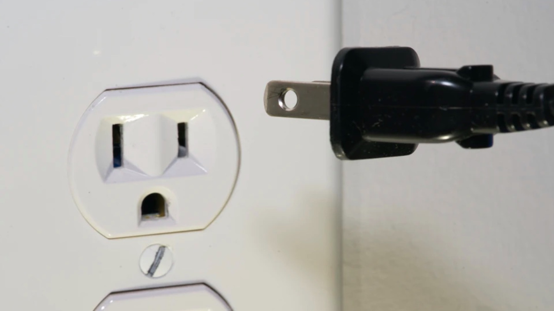 Reforma a la Ley de Industria Eléctrica aumentará costo de la luz y pondría en riesgo el T-MEC, advierte PAN - enchufe-electricidad