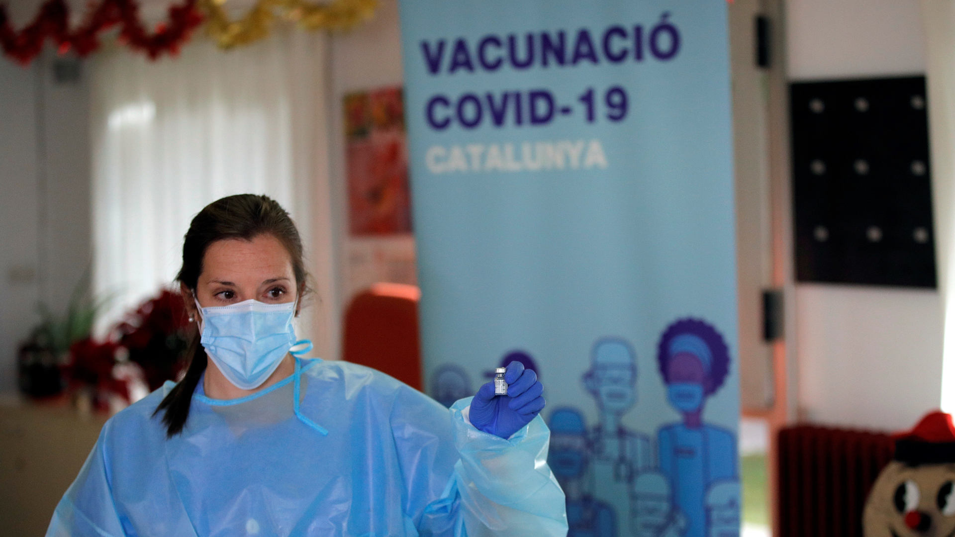 Tras un año, los españoles soportan la pandemia y esperan la vacuna