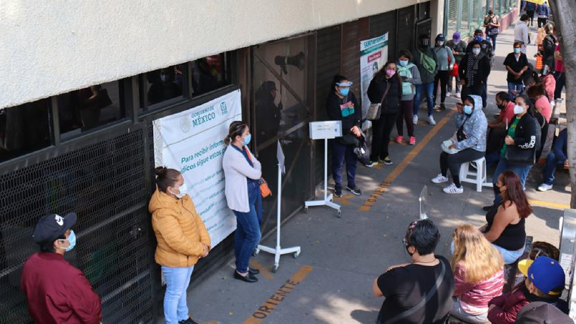 La pandemia no está domada en México: la realidad contradice al discurso oficial