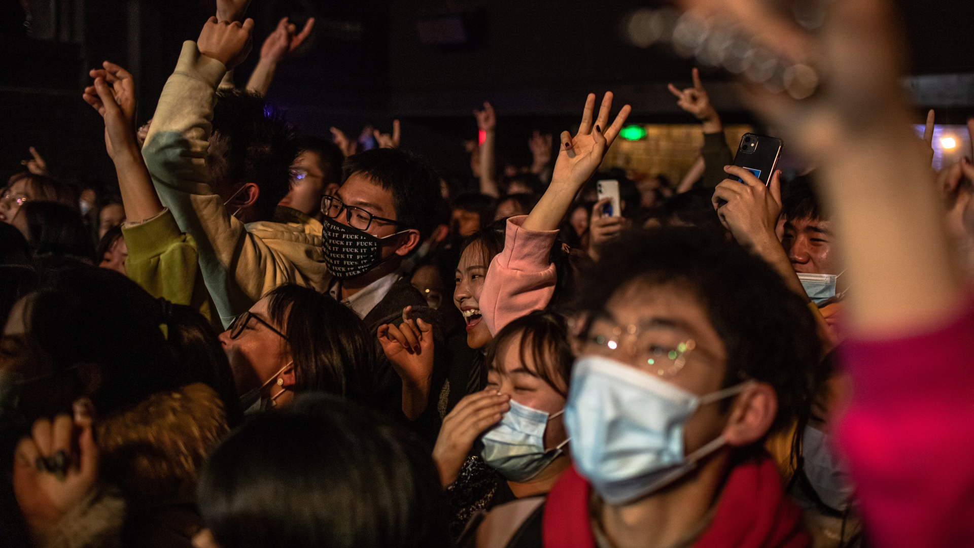 Reciben en Wuhan el año 2021 sin sana distancia - festejos-de-ano-nuevo-en-wuhan