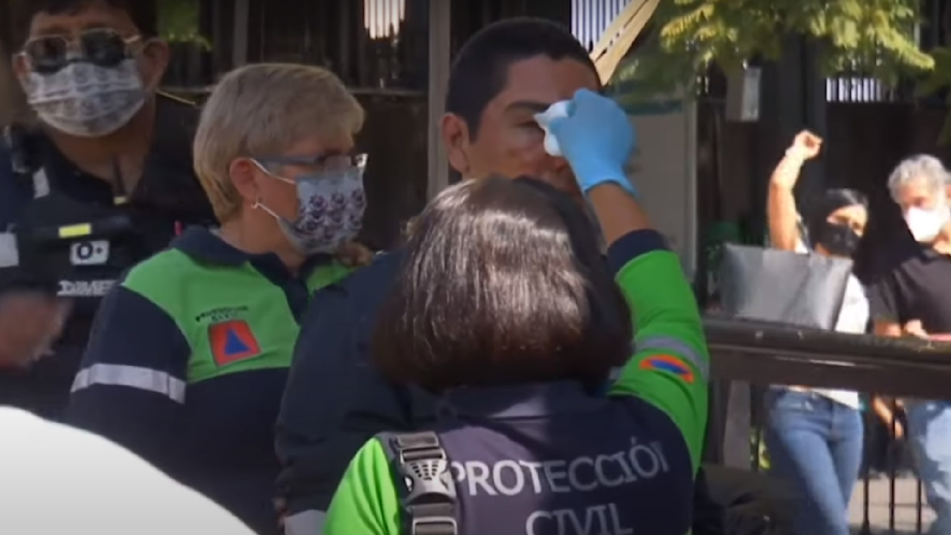Riña entre peregrinos y personal de Protección Civil en la Basílica de Guadalupe