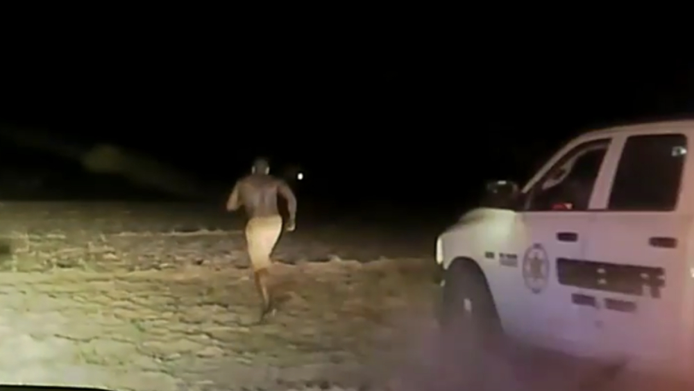 #Video Patrulla atropella intencionalmente a hombre negro en EE.UU.
