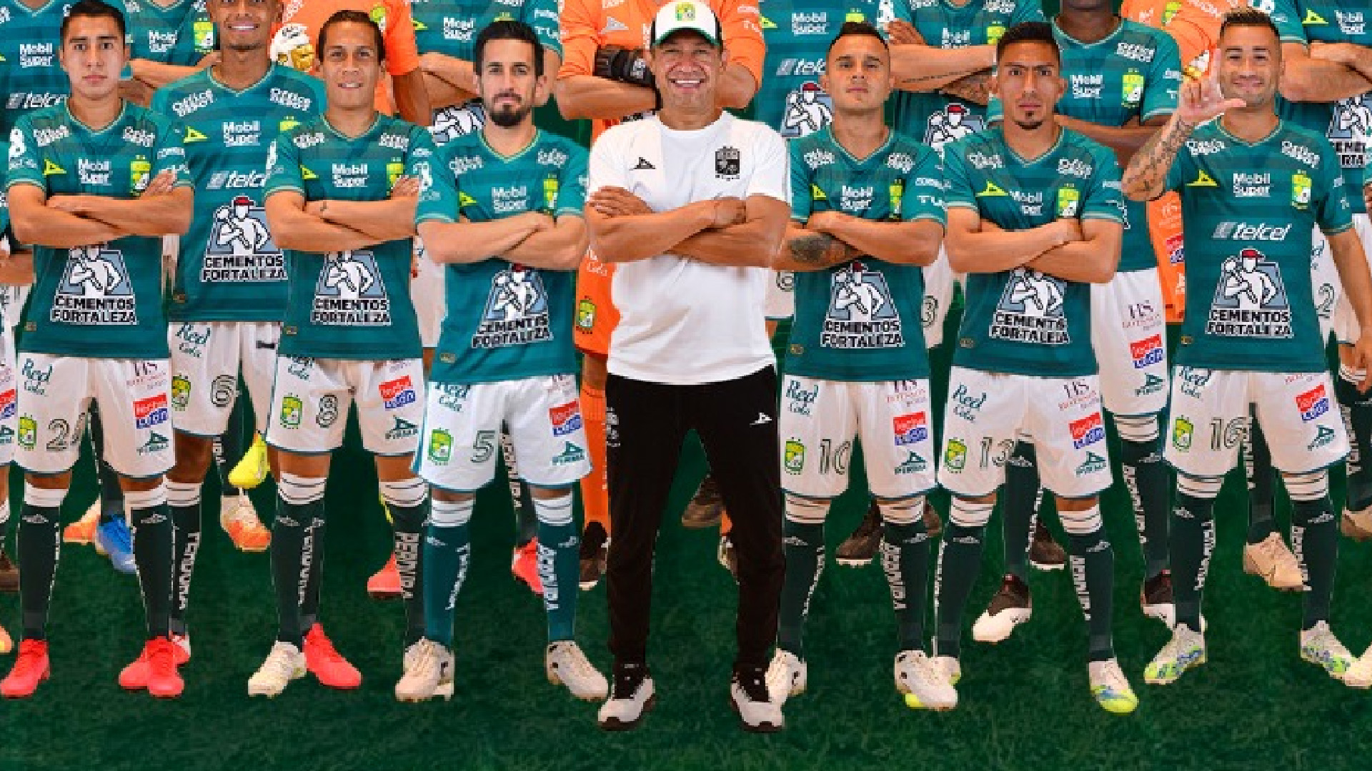 Ignacio Ambriz da positivo a COVID-19 y es internado por cuadro “neumónico”, informa Club León