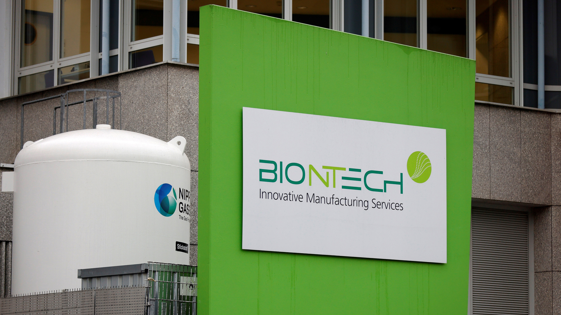 Vacuna contra COVID-19 de BioNTech surgió pensada en el cáncer - instalaciones-de-biontech-en-alemania