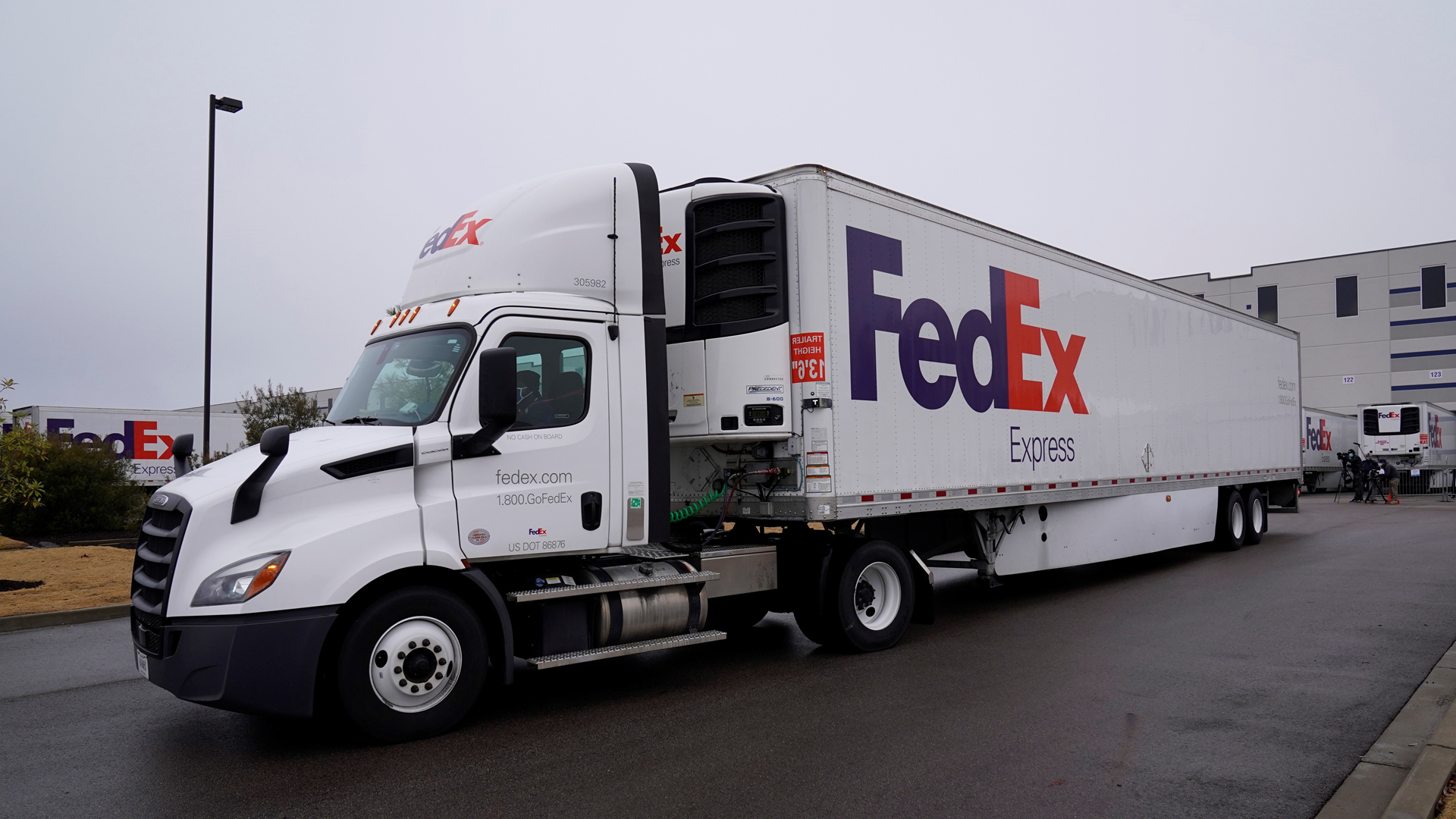 Inicia en EE.UU. distribución de vacuna contra COVID-19 de Moderna - la-distribucion-de-la-vacuna-de-moderna-correra-a-cargo-de-fedex