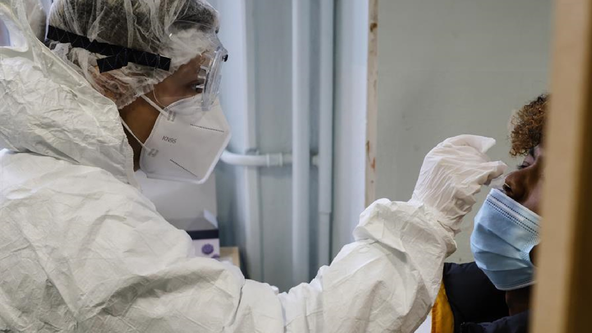 La nueva variante de COVID-19 llega a Noruega con dos viajeros de Reino Unido