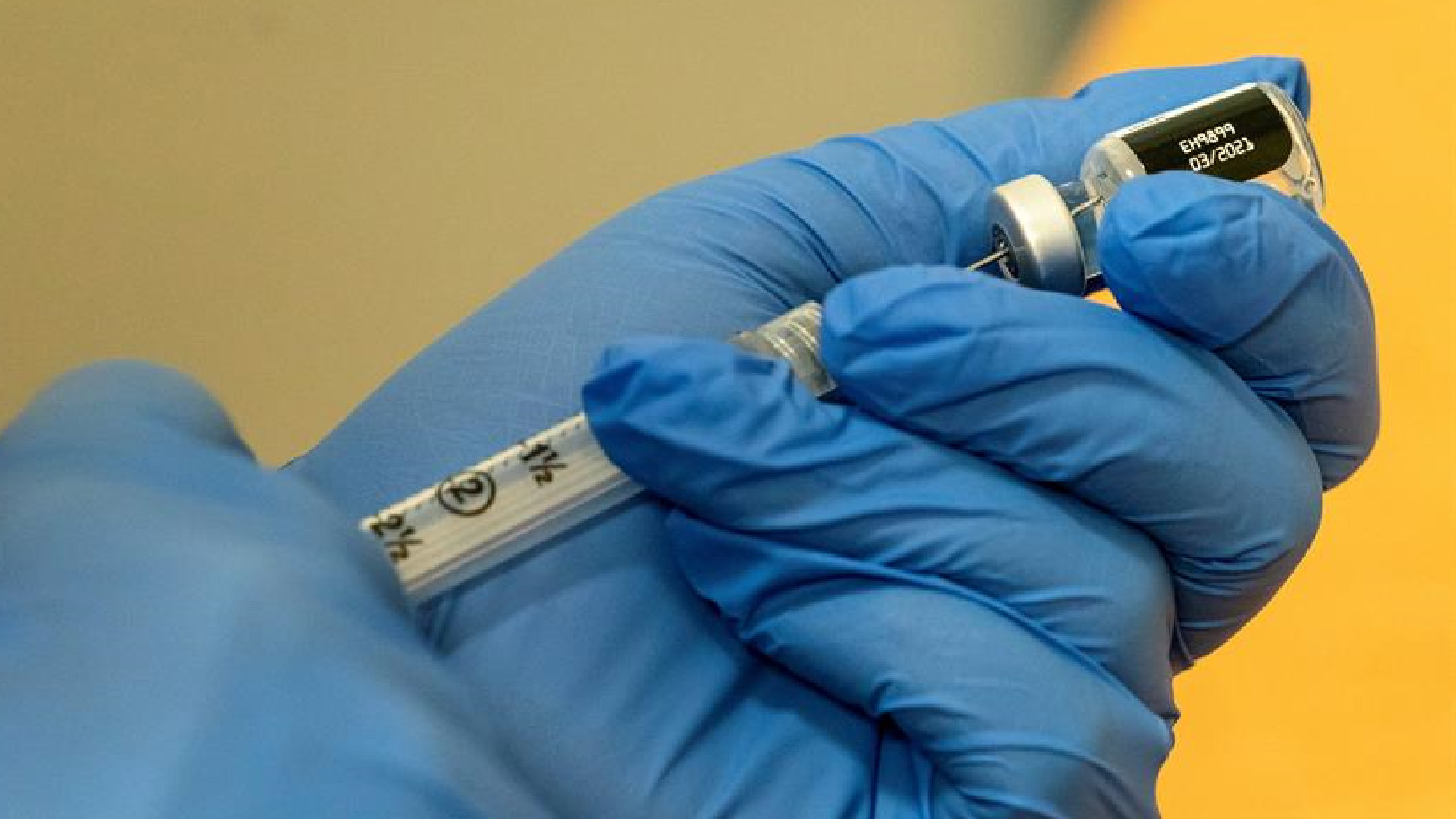 Tercer trabajadora de salud en EE.UU. sufre reacción alérgica a vacuna de Pfizer