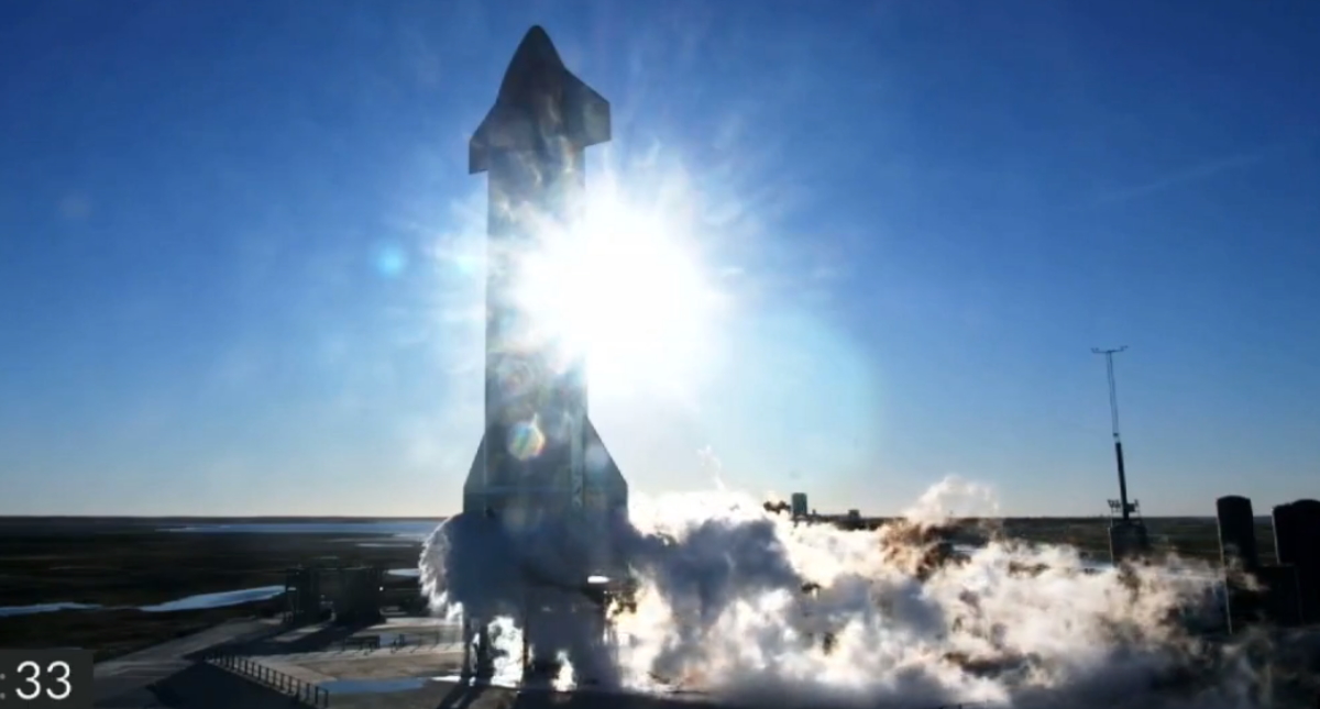 Nave de SpaceX explota durante un aterrizaje de prueba