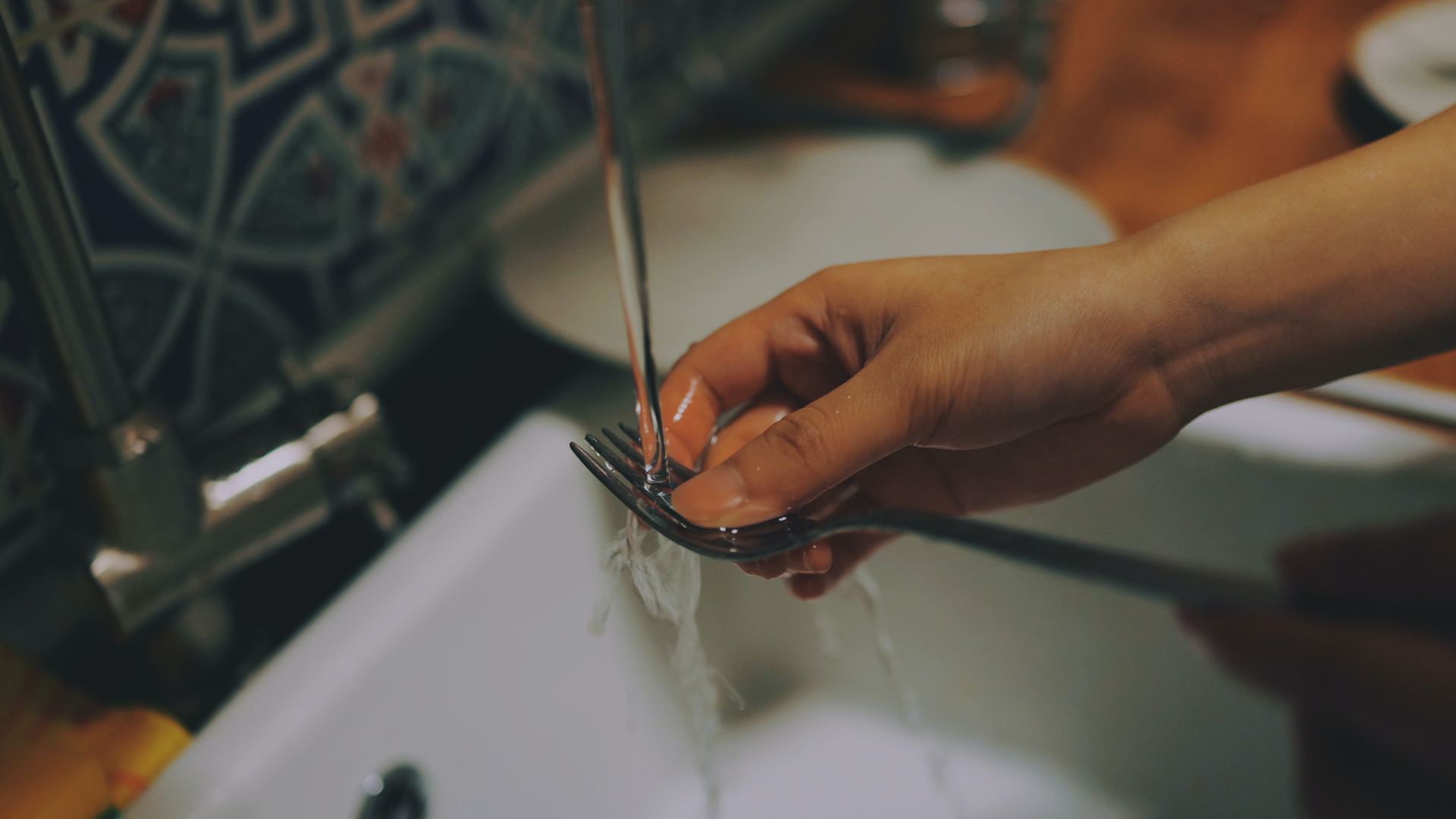 Mujeres ganarían 5 mil 190 pesos al mes si cobraran por labores domésticas