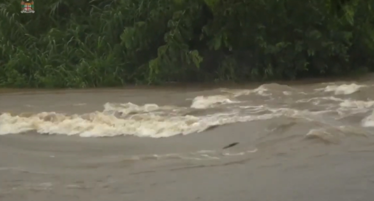 Poderoso ciclón Yasa deja una estela de destrucción al pasar por Fiyi