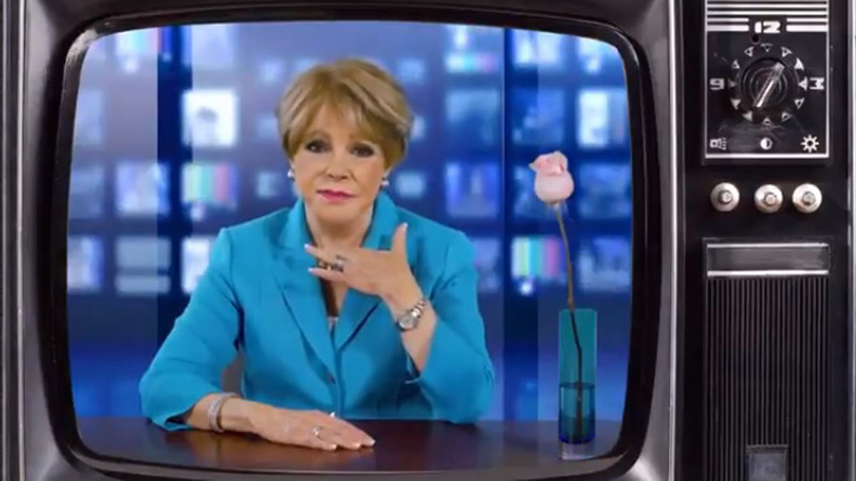 #Video Lanza Lolita Ayala playeras y sudaderas de Phil Barrera